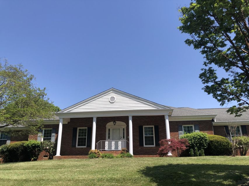 Photo #10: 714 Fairway Drive