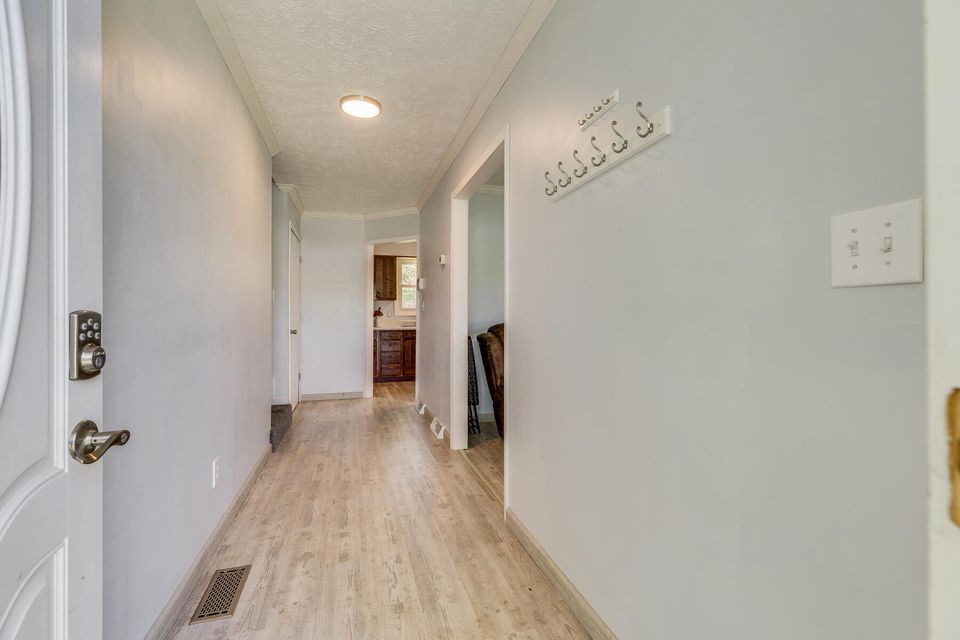 Photo #6: 812 Redwood Drive