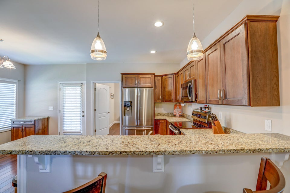 Photo #12: 924 Walker Street
