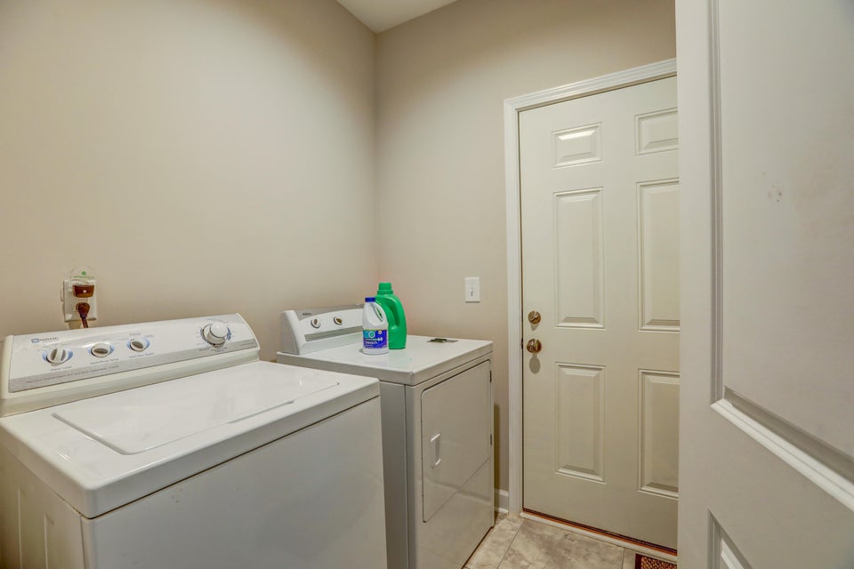 Photo #32: 924 Walker Street