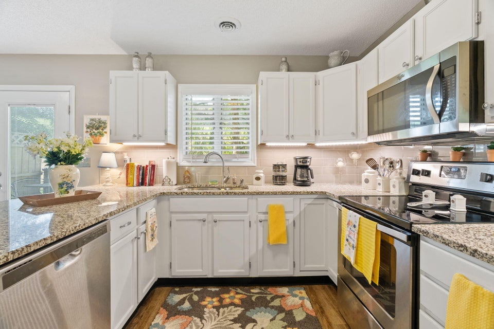 Photo #10: 263 Willowbend Place
