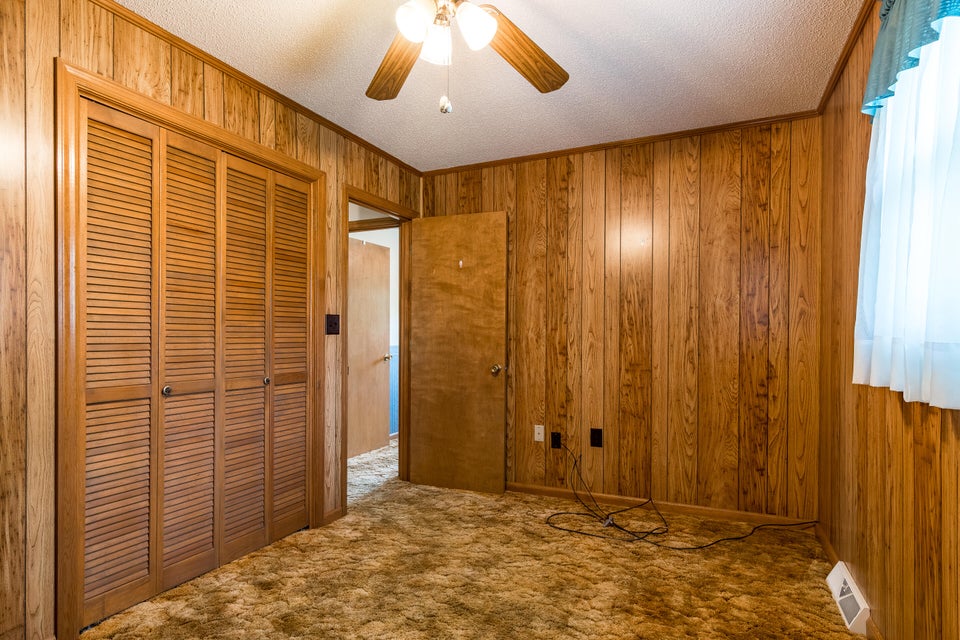 Photo #27: 477 Camelot Drive