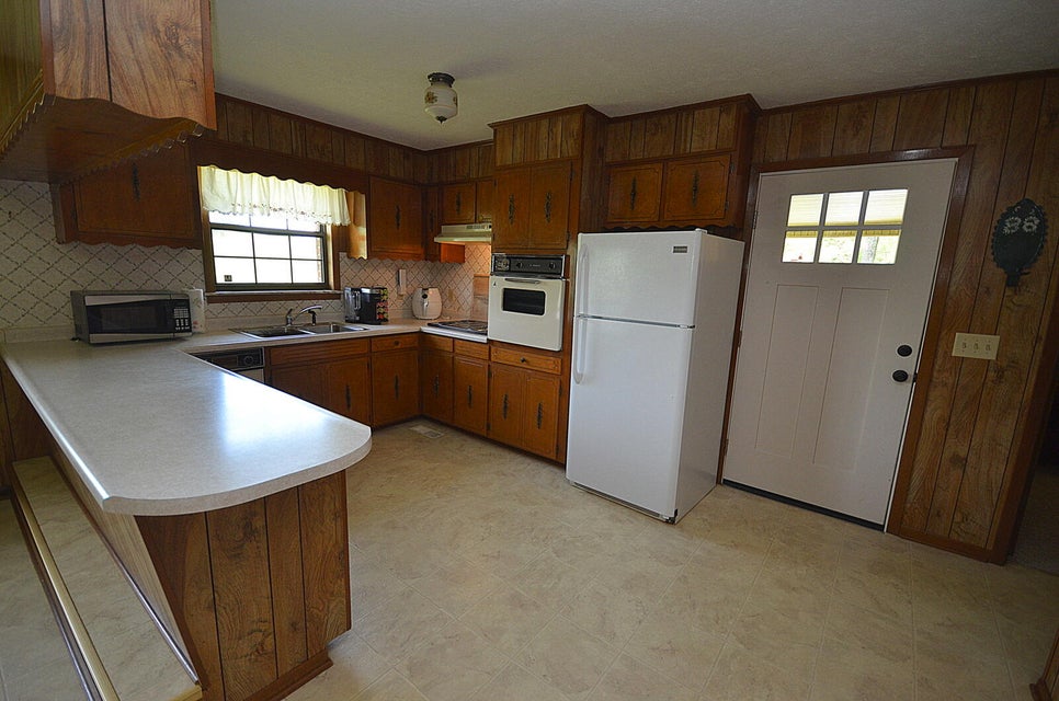 Photo #5: 129 Glendale Road