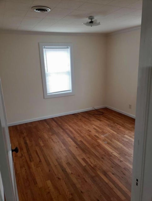 Photo #5: 307 Poplar Street