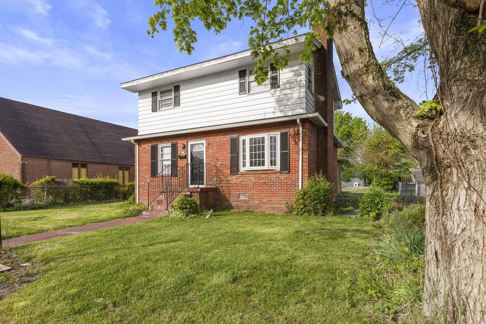 Photo #4: 710 Sevier Avenue