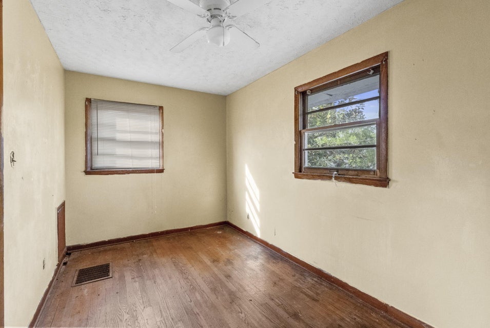 Photo #19: 710 Sevier Avenue