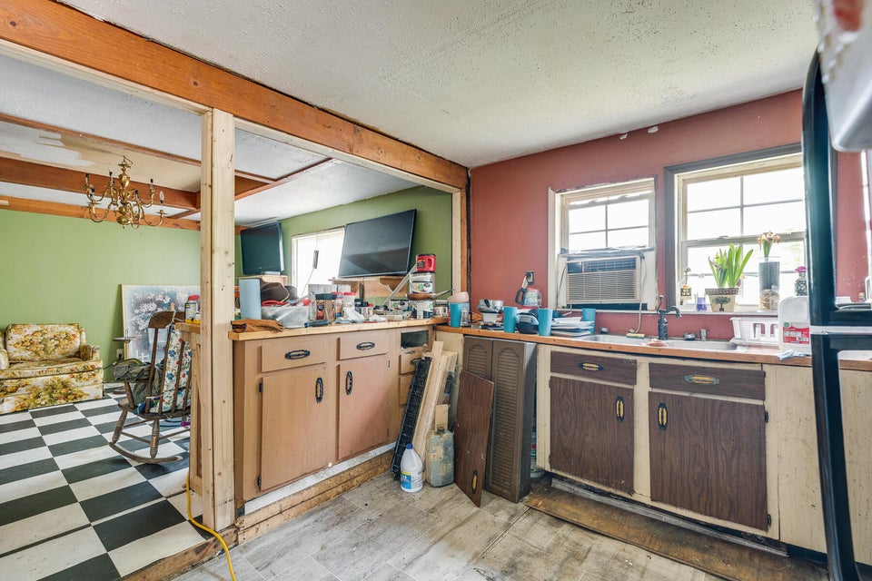 Photo #11: 321 Boone Street