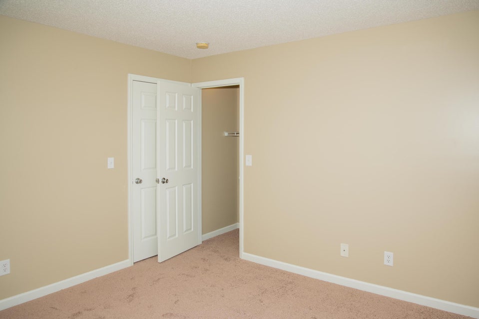 Photo #40: 105 Willow Ridge Drive