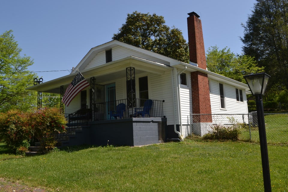 Photo #2: 407 Cherokee Street