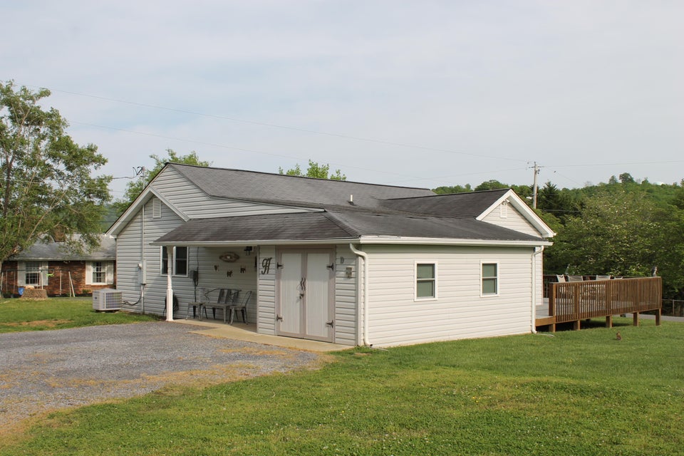 Photo #7: 601 Dickerson Street