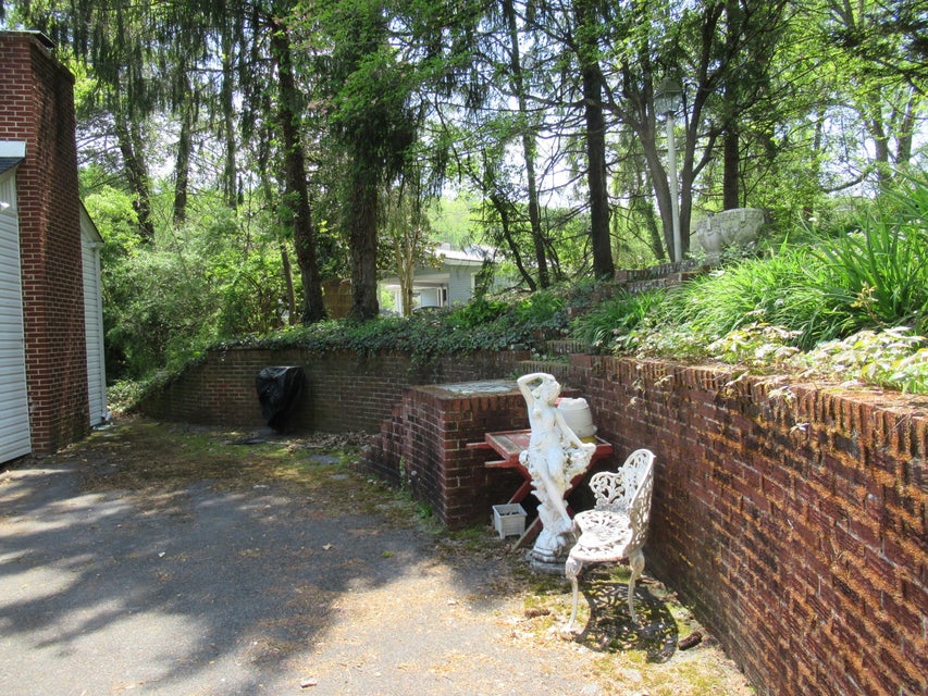 Photo #7: 607 Carter Boulevard