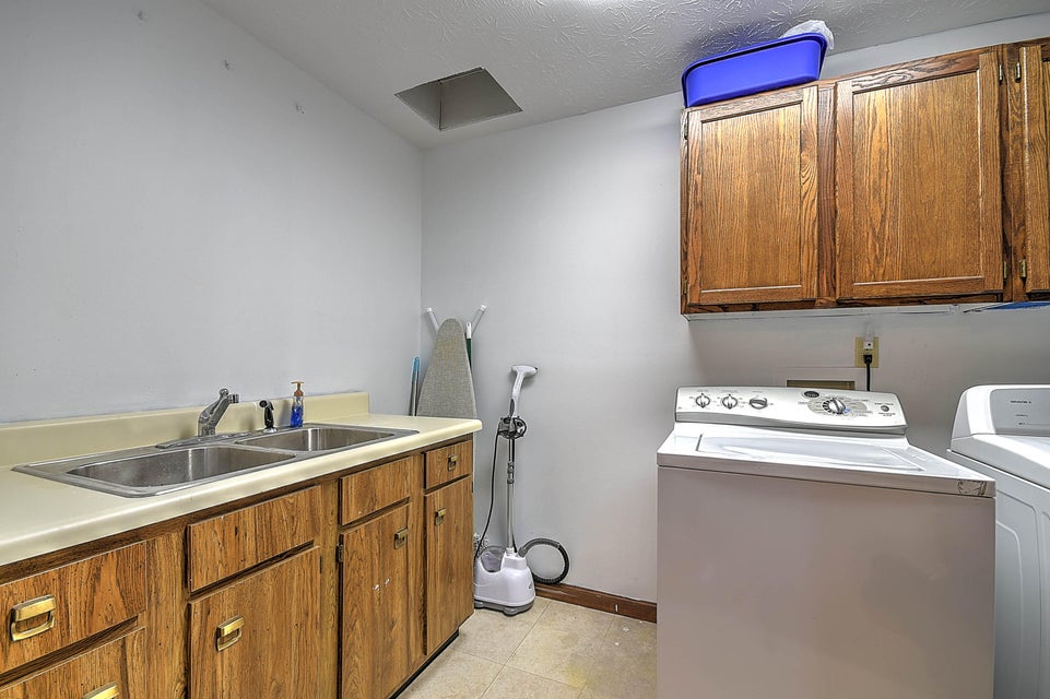 Photo #32: 4089 Spardale Street