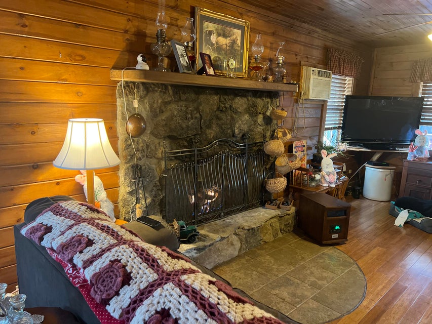 Photo #51: 1551 Big Moccasin Road