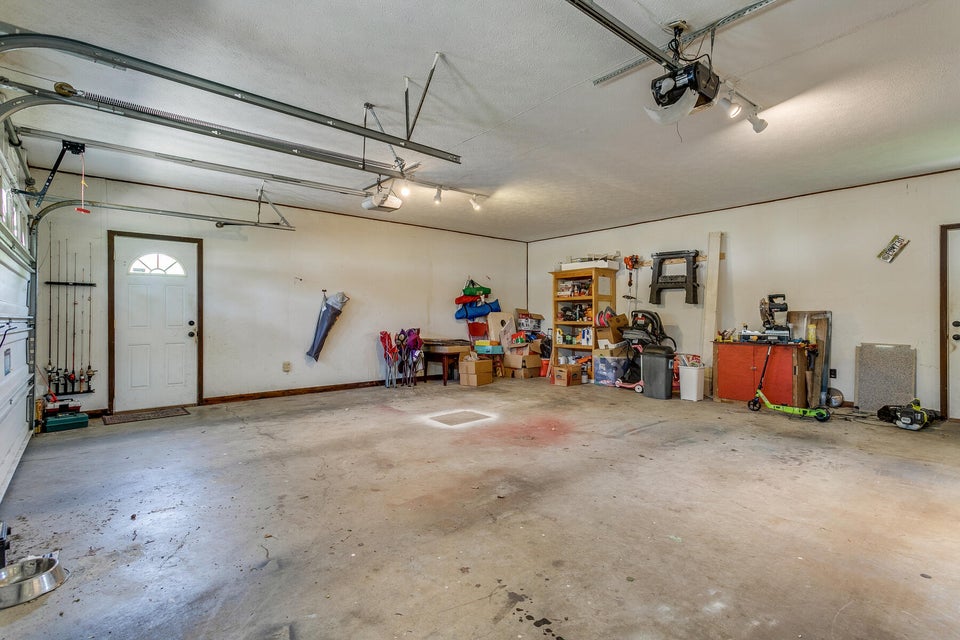 Photo #32: 537 Dickerson Street