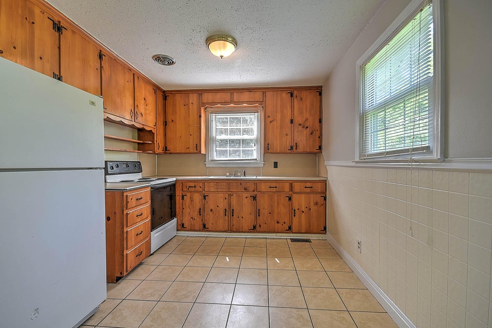 Photo #8: 3300 Ketron Drive