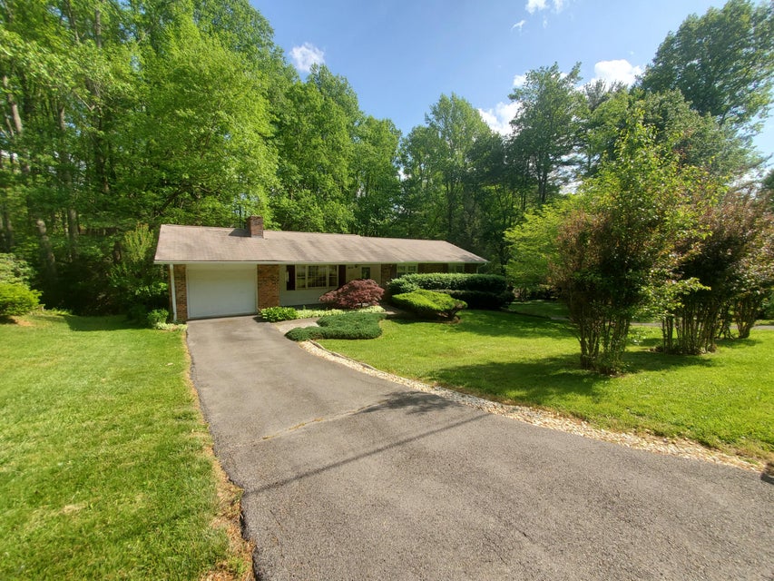 Photo #2: 1610 Woodridge Drive