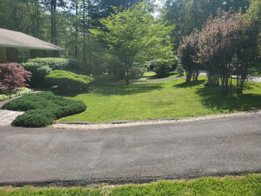 Photo #5: 1610 Woodridge Drive