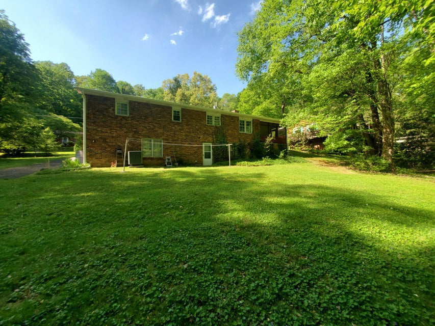 Photo #10: 1610 Woodridge Drive