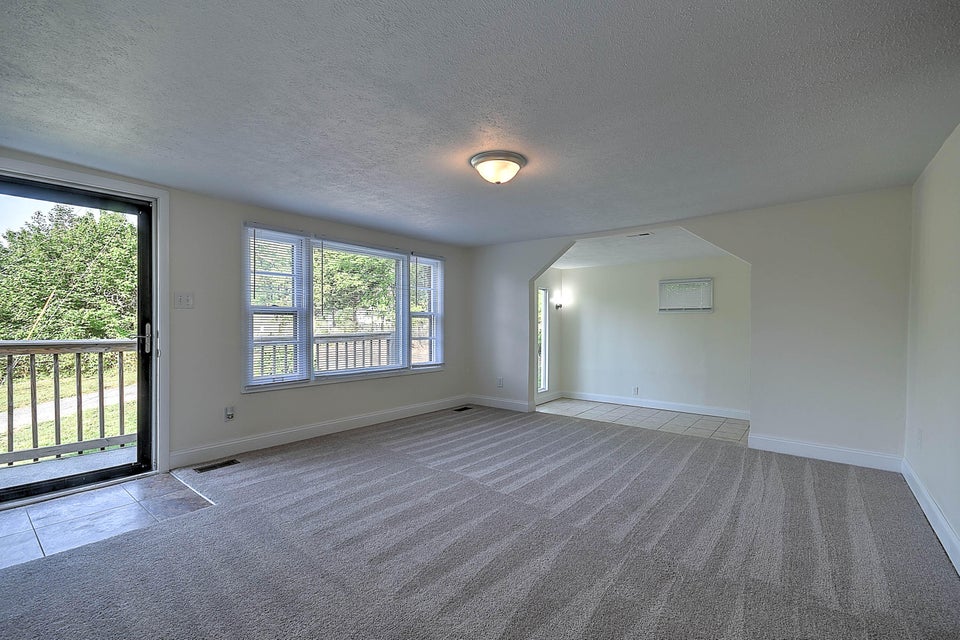 Photo #8: 610 Reno Street