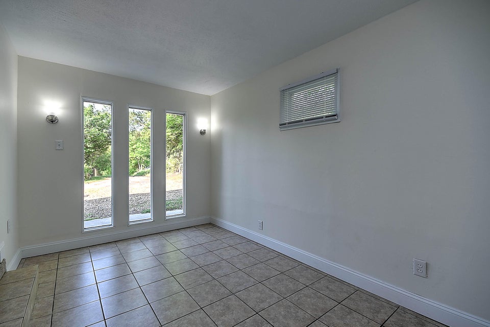 Photo #11: 610 Reno Street