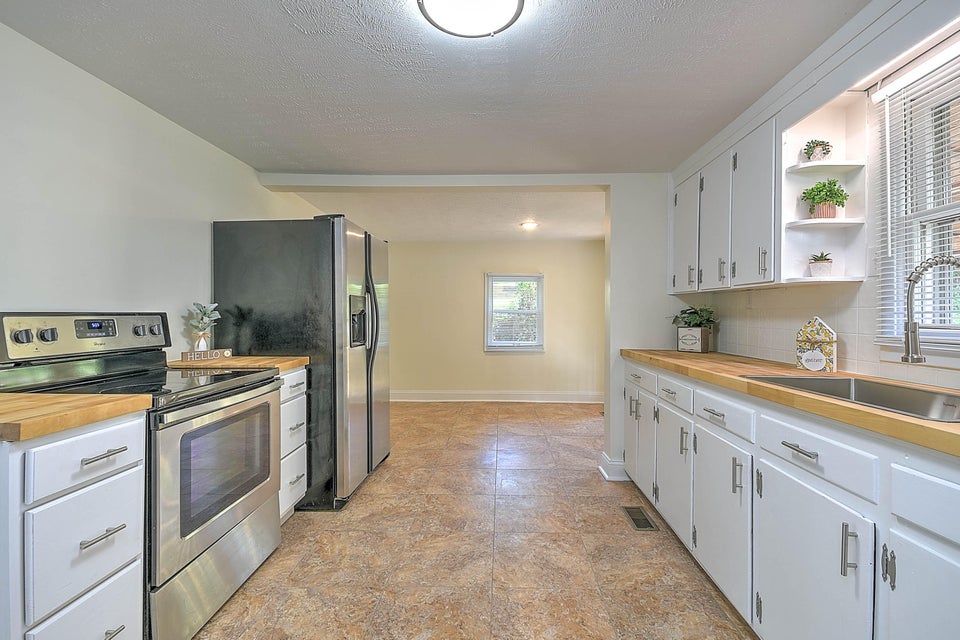 Photo #15: 610 Reno Street