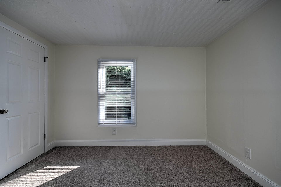 Photo #32: 610 Reno Street