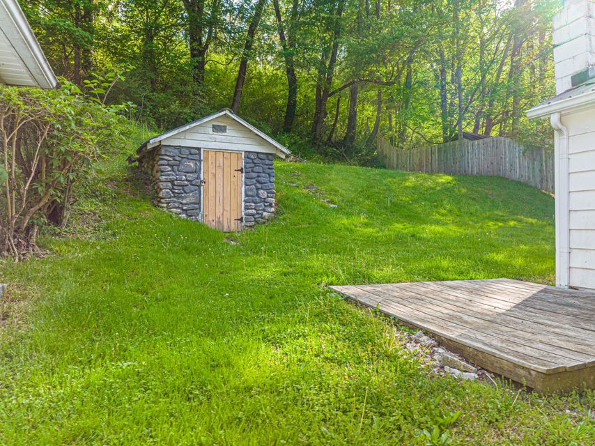 Photo #10: 817 Orchard Hill Road