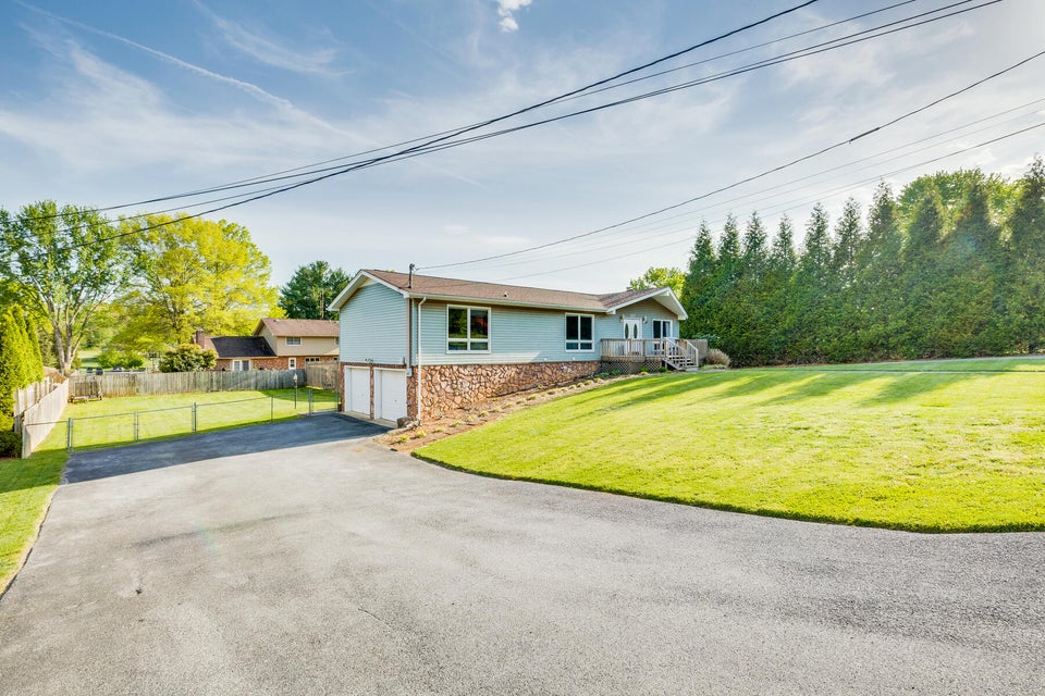 Photo #2: 115 Arlington Circle