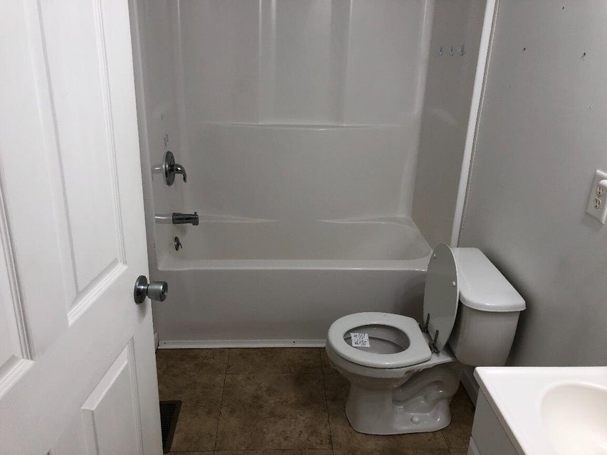 Photo #7: 407 Appian Way