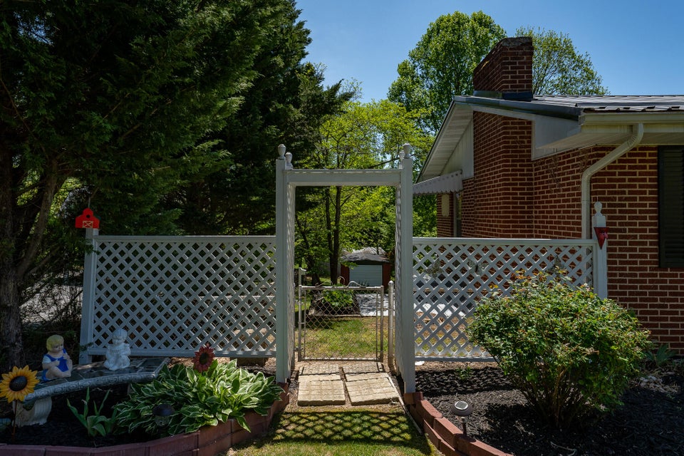 Photo #9: 427 Suburbia Drive