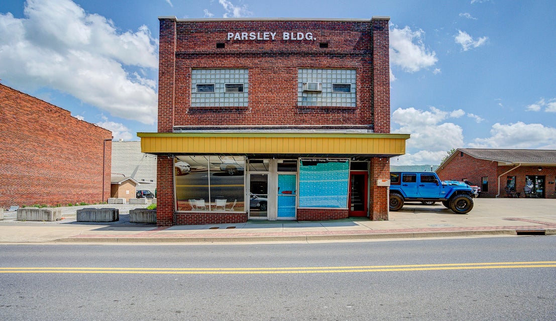 Photo #17: 214 Main Avenue