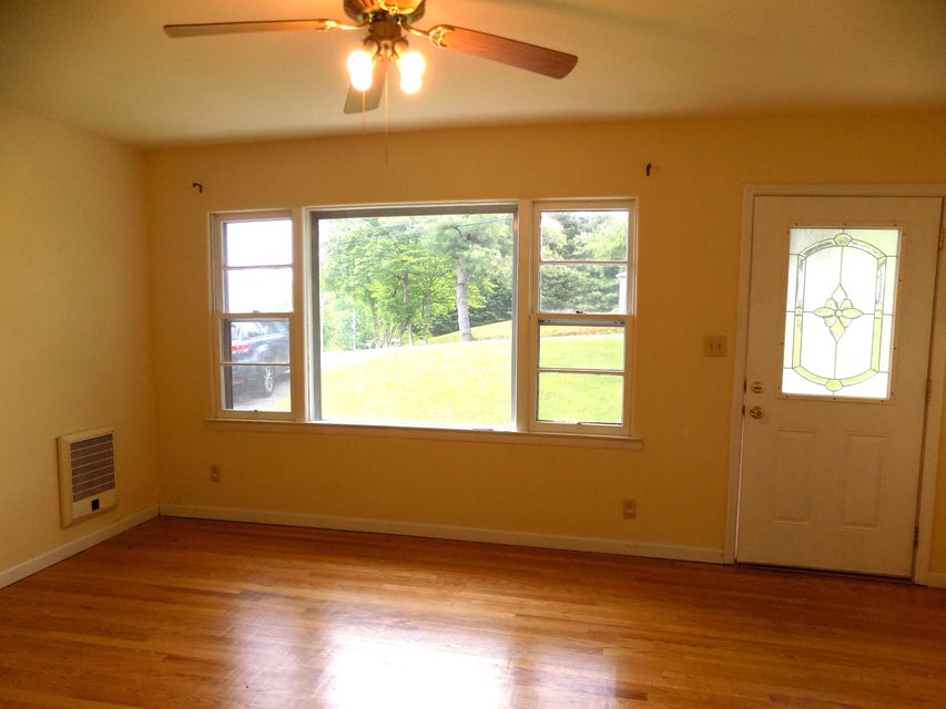 Photo #5: 710 Meadowview Drive