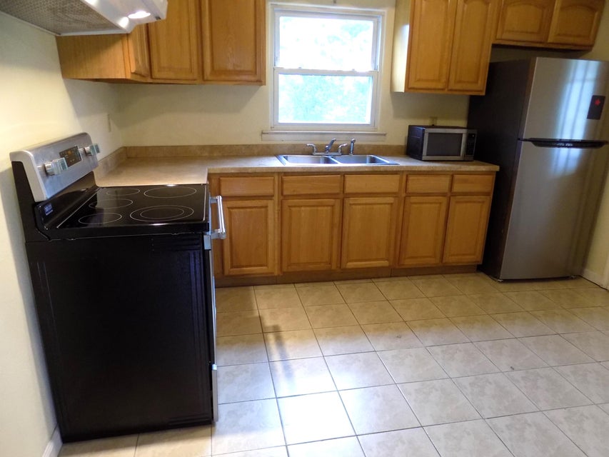 Photo #7: 710 Meadowview Drive