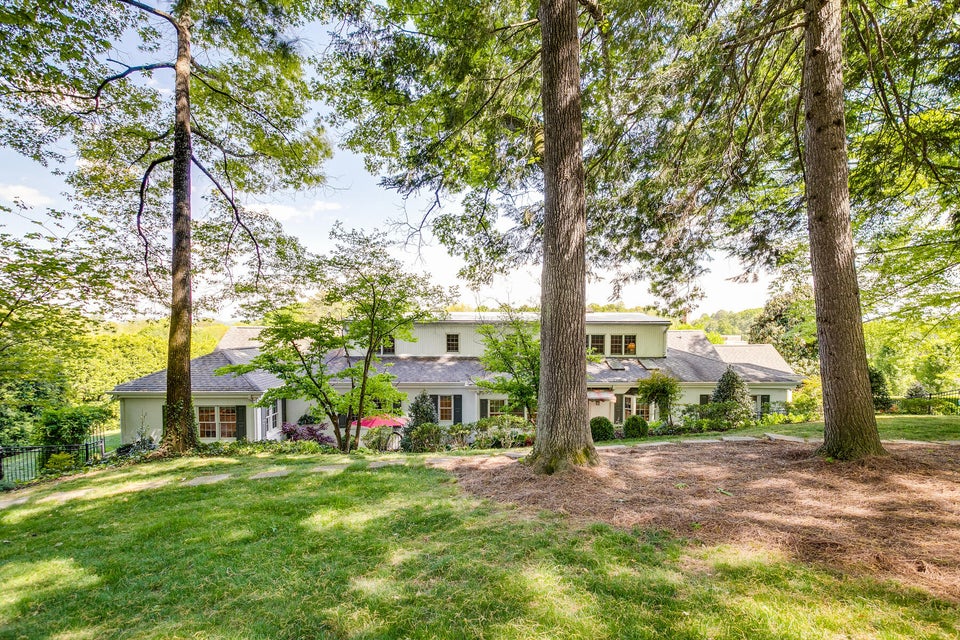Photo #32: 570 Valley Drive