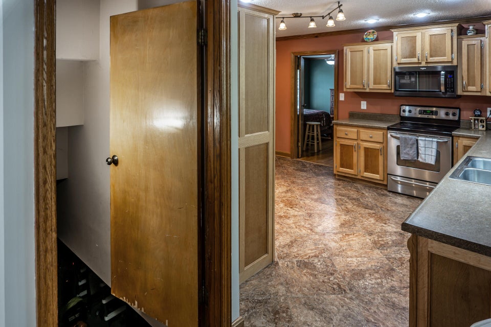 Photo #36: 1012 Vann Road