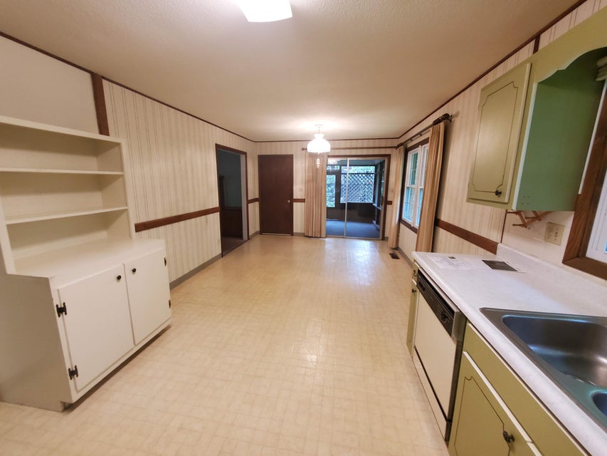 Photo #17: 1610 Woodridge Drive
