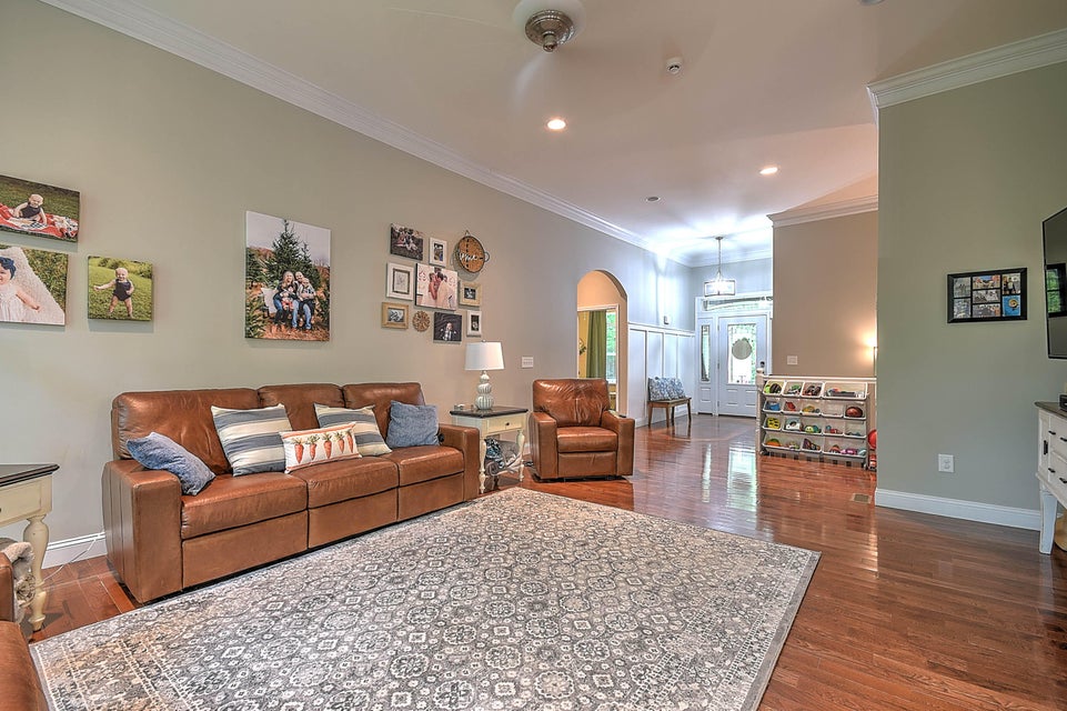 Photo #6: 400 Post Oak Drive