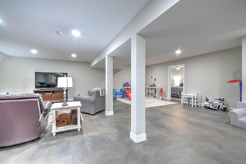 Photo #34: 400 Post Oak Drive