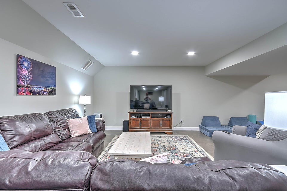 Photo #41: 400 Post Oak Drive