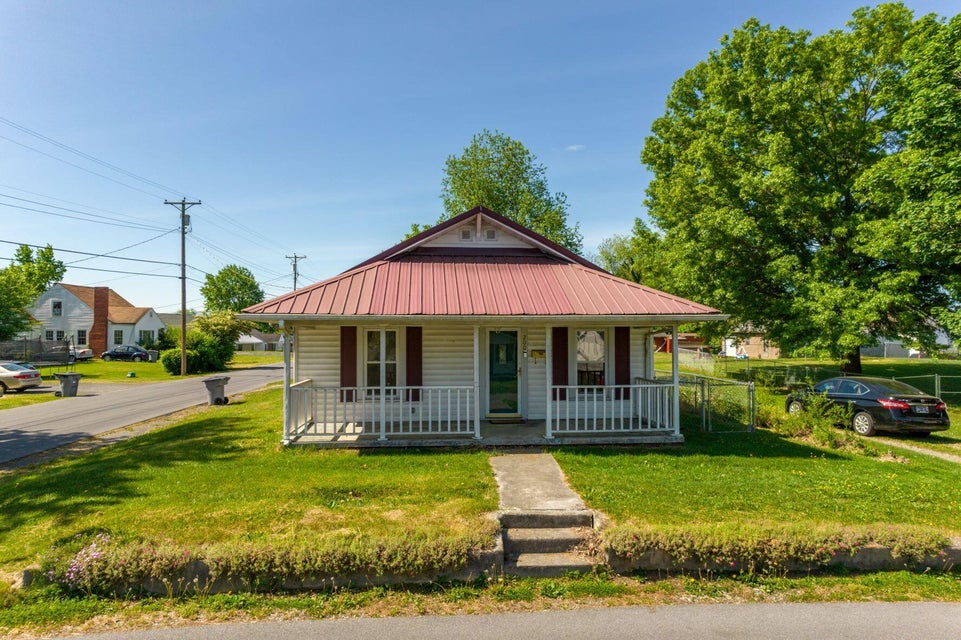 Photo #30: 200 Lark Street