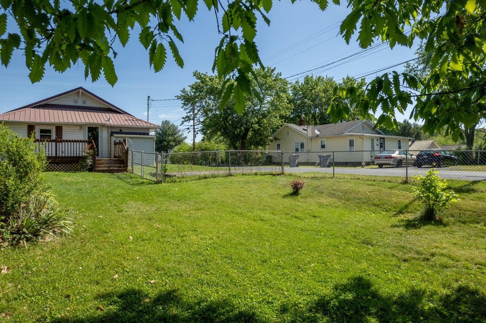 Photo #24: 200 Lark Street