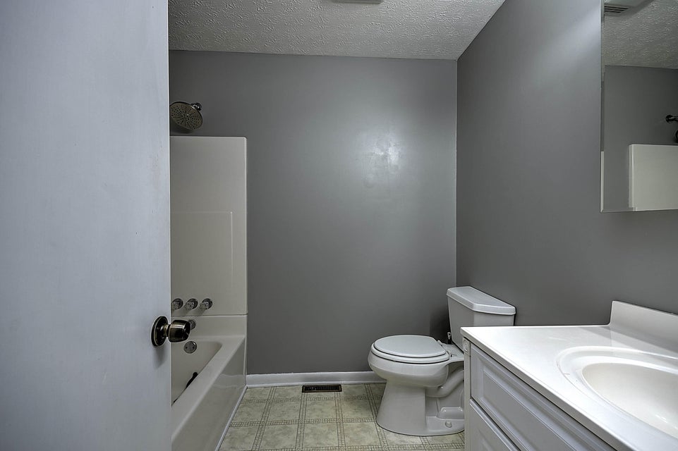 Photo #10: 2361 Woodridge Avenue