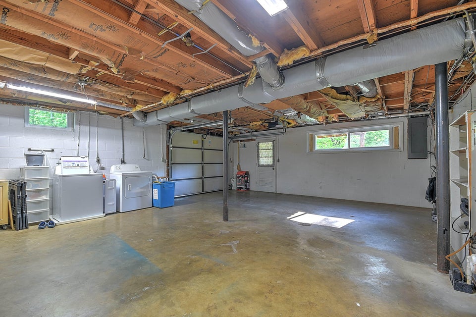 Photo #34: 2361 Woodridge Avenue
