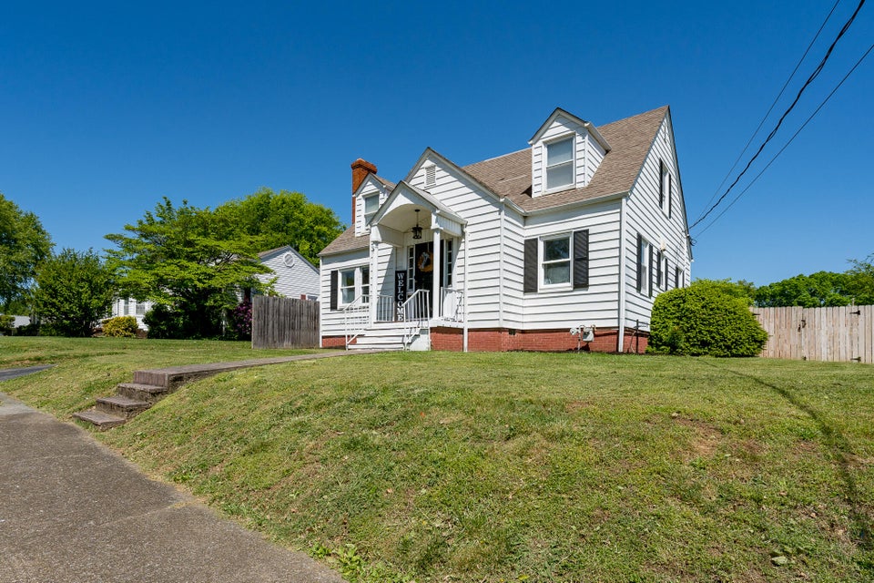 Photo #3: 409 D Street