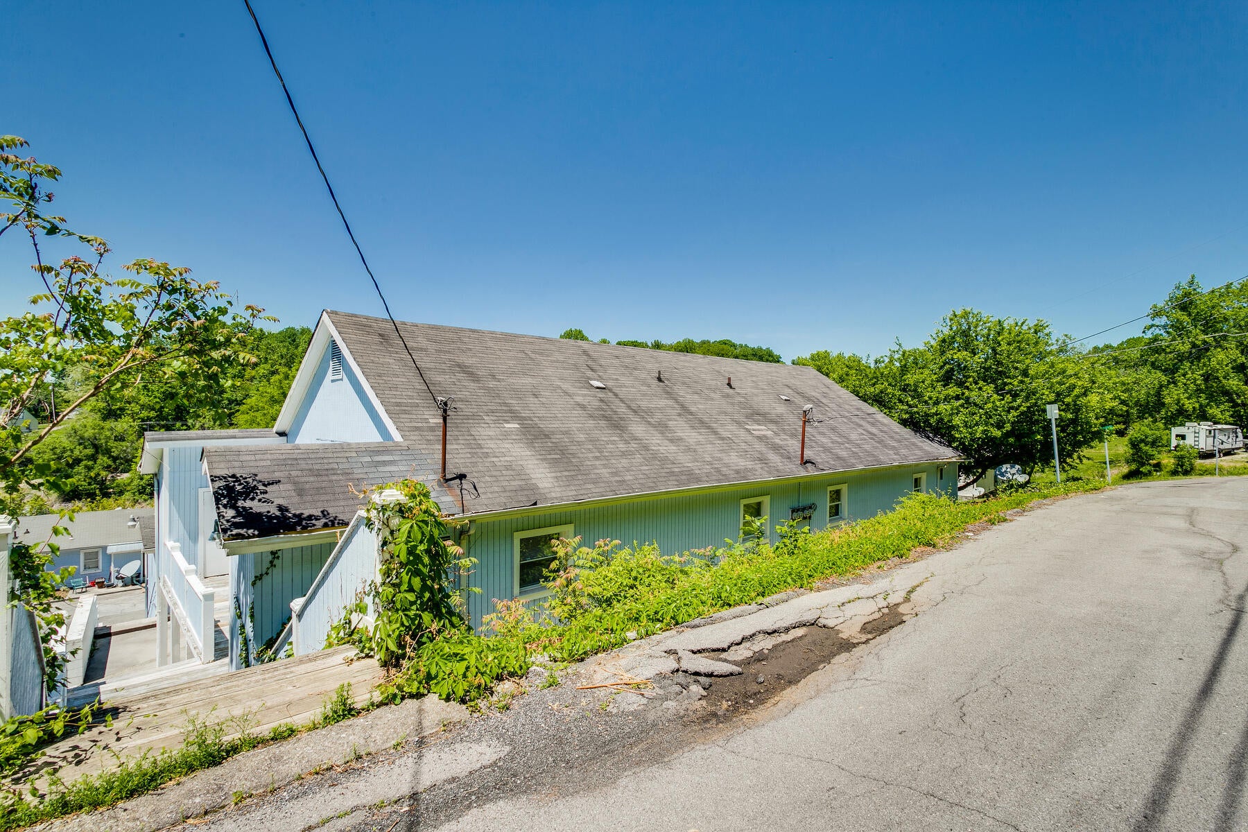 Photo #4: 3955-395 Kent Street