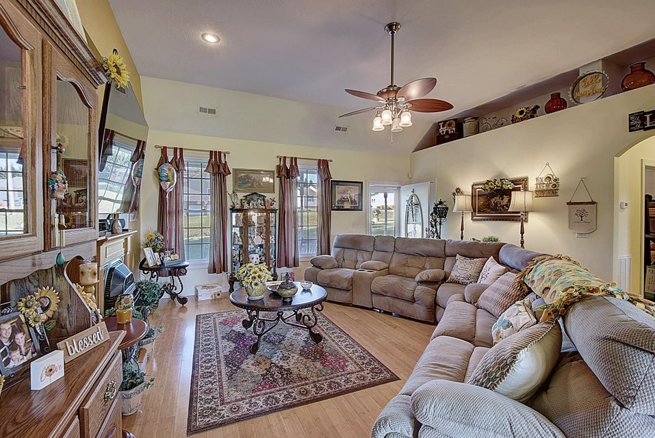 Photo #10: 104 Hamilton Road