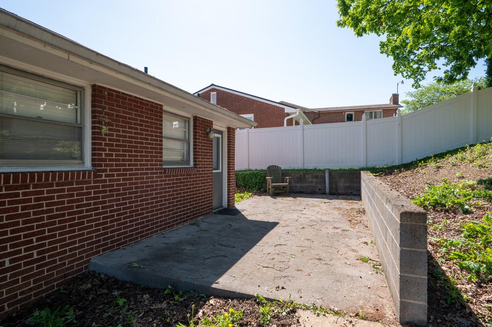 Photo #34: 2228 Bruce Street