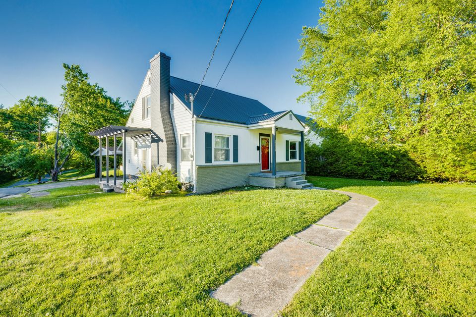 Photo #2: 1802 Washington Avenue