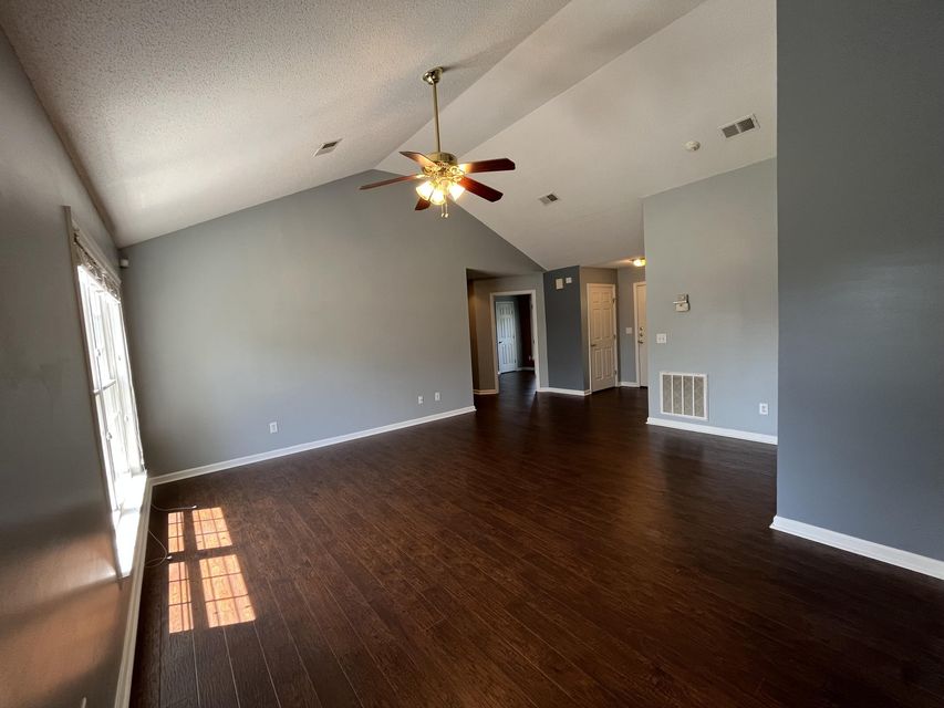 Photo #10: 3 Mannington Court