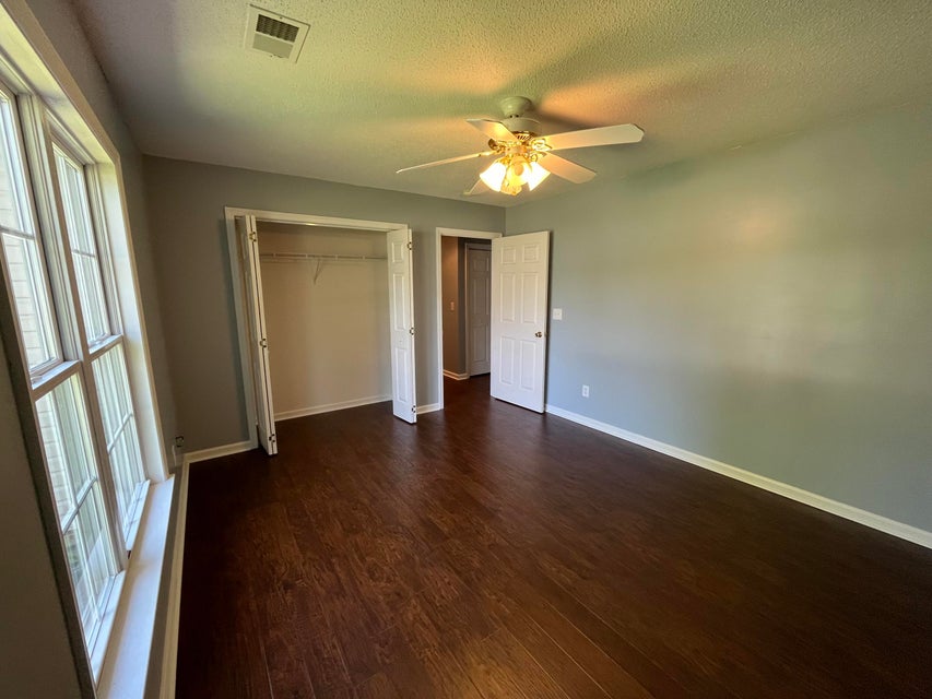 Photo #40: 3 Mannington Court